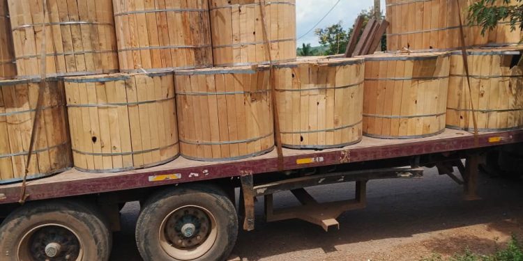 police arrest 2 for transporting suspected stolen ecg cables in central region