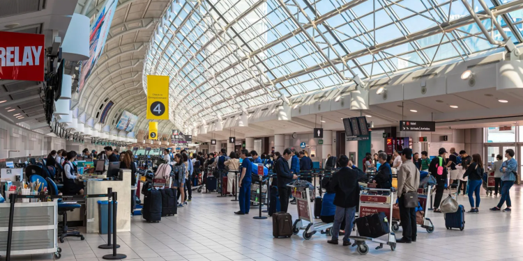 police fatally shoot man at torontos international airport
