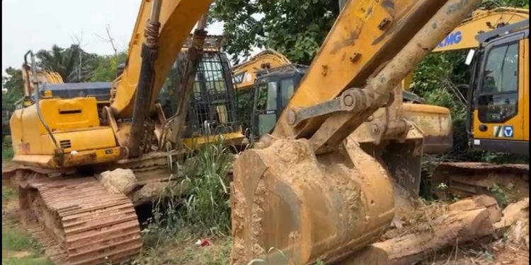 some national security operatives attempt to abscond with seized galamsey excavators