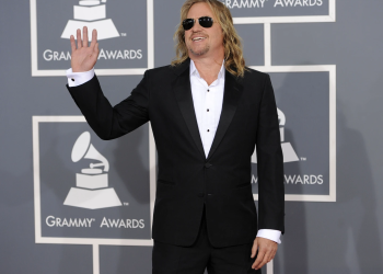 Val Kilmer, ‘Top Gun’ and Batman star with an intense approach, dies at 65