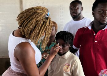 Wendy Shay to sponsor viral fan’s education from class 5 to university in heartfelt gesture