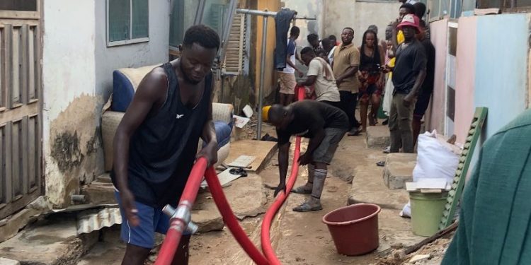 a r fire destroys several apartments at bomso