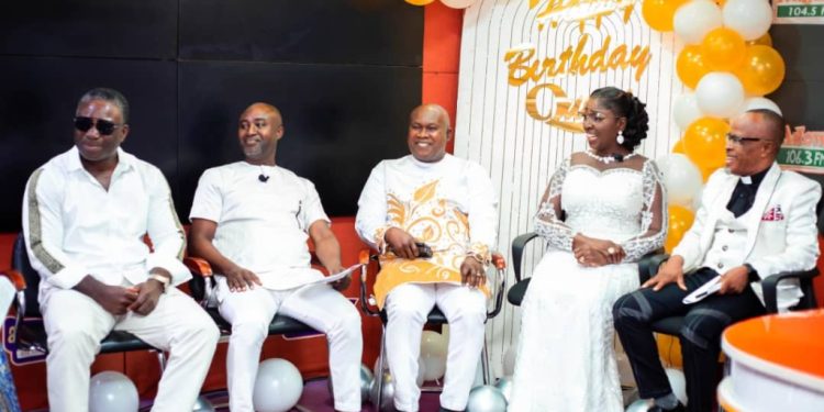 a she king of radio nhyira fms mama effe drops her mic and headphone after 28 years