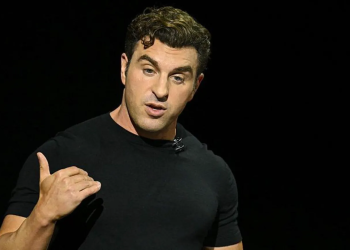 Airbnb offers private chefs and massages as it revamps app