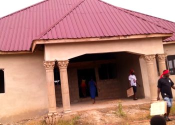 Akatakyieso residents demonstrate against National Security seizure of private mining concession