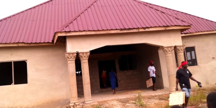 akatakyieso residents demonstrate against national security seizure of private mining concession