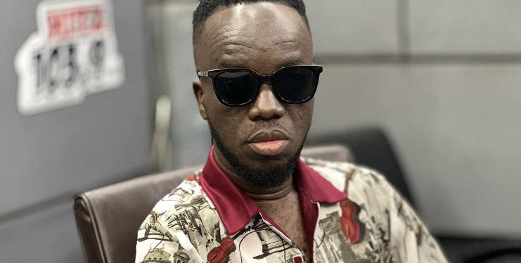 akwaboah unveils live and personal a soulful tribute spanning three generations