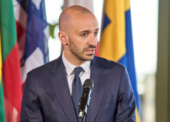 France expels Algerian officials in tit-for-tat measure, minister says ties ‘totally blocked’