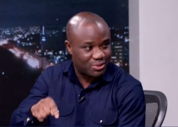 Ghanaian and Chinese companies gifted the 2 cars to Mahama to promote green energy – Kwakye Ofosu