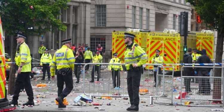 liverpool trophy parade man arrested and two seriously injured as car collides with people in city centre