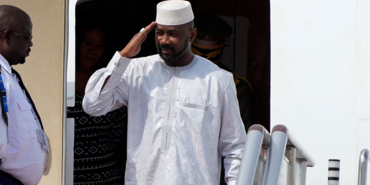 malis military rulers formally dissolve political parties