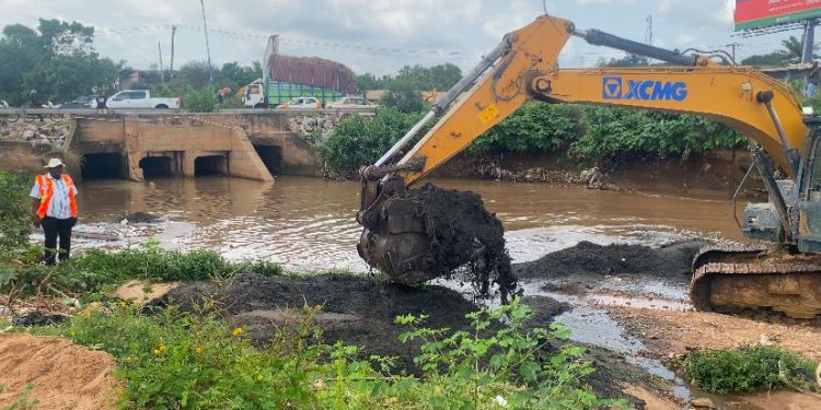 nadmo desilt 17 major drains in greater kumasi metropolis to avert flooding
