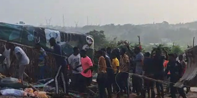 one feared dead 3 security personnel injured in violent clashes with ghetto boys at gomoa dominase