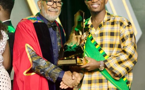 otumfuo honours kofi kinaata with youth in entertainment award at millennium excellence awards