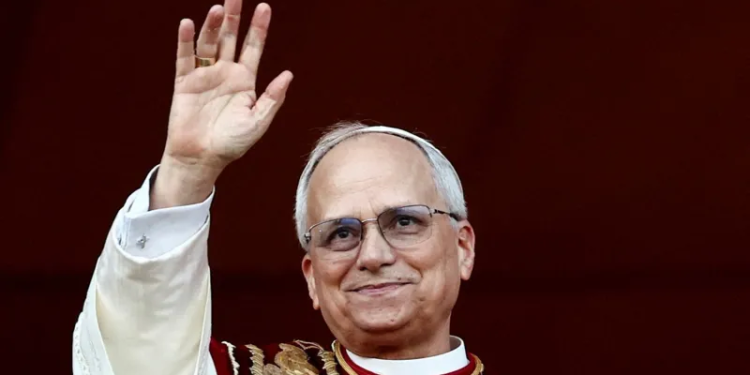 Pope Leo prays at tomb of Francis ahead of first Sunday address 1 pope leo prays at tomb of francis ahead of first sunday address