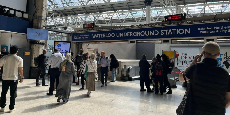 Power failure knocks out Tube and Elizabeth line 1 power failure knocks out tube and elizabeth line