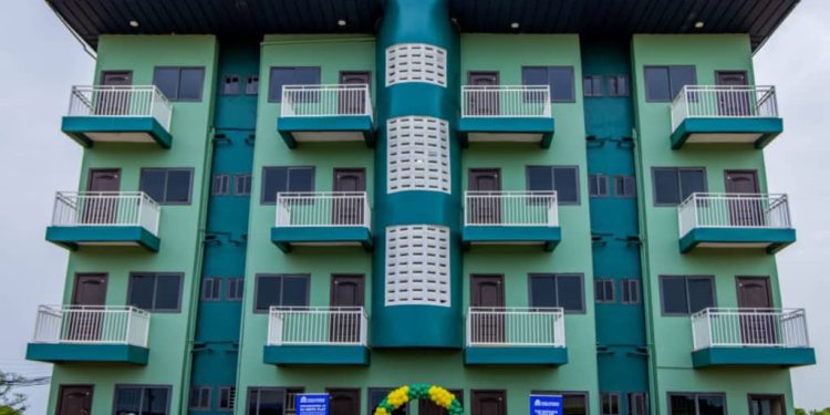 state housing hands over 24 unit residential facility to immigration service in savelugu