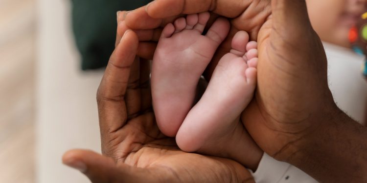 swift action in the first minute after birth saves more newborn lives knust study confirms