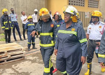 Tema fire: Chief Fire Officer joins firefighters to extinguish flames