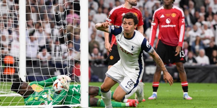 tottenham beat man utd to win europa league end 17 year wait for trophy