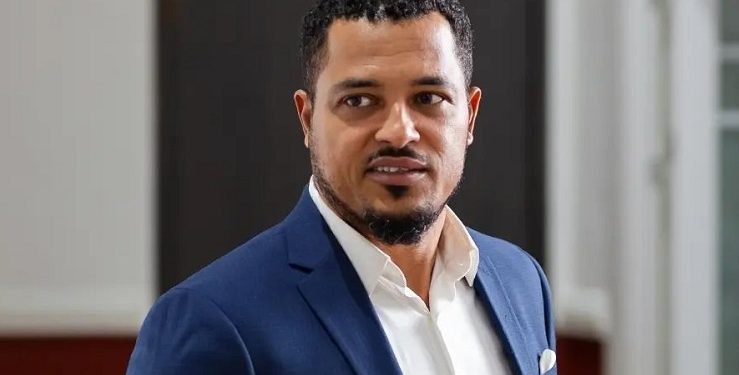 van vicker applauds mahama for cedi appreciation against dollar