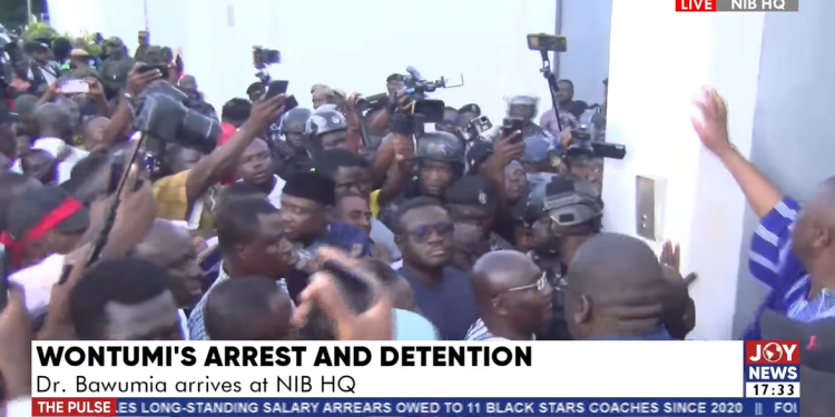 watch how bawumia was forced through violent scuffle as npp supporters clash with police