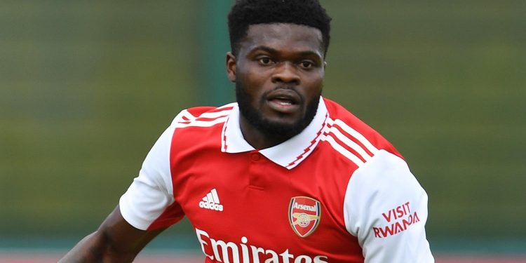 barcelona in talks over free transfer swoop for arsenals thomas partey