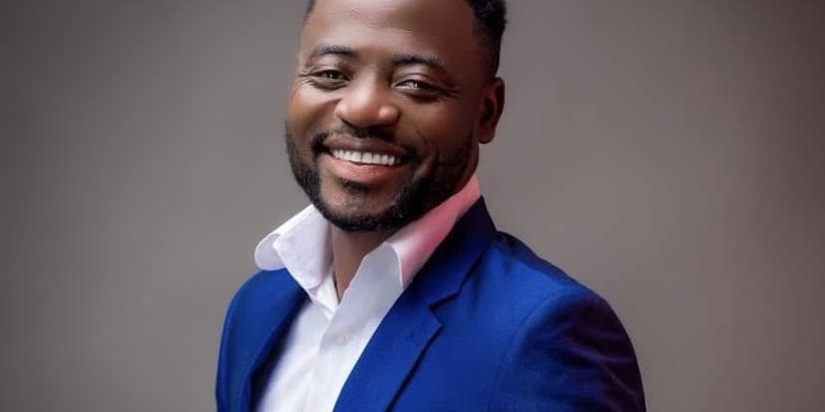 foster romanus named comedian of the year at ghana celebrity impact awards
