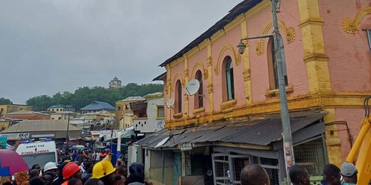 heavy rain caused building collapse at kotokurabas london bridge area police