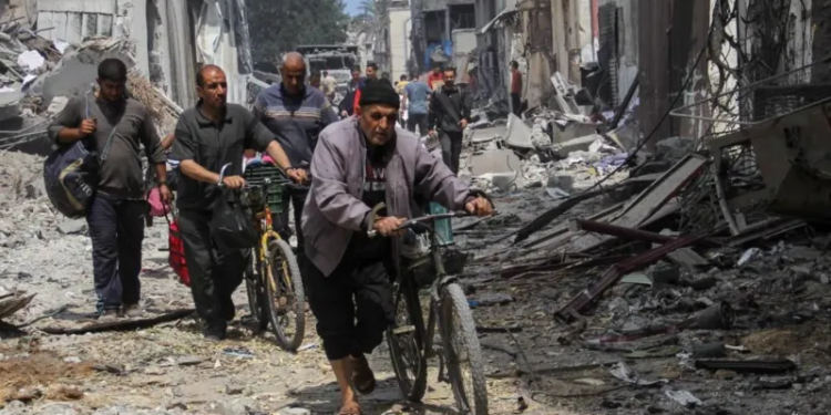 hundreds of families displaced by wave of israeli air strikes on gaza witnesses say