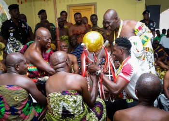 Kotoko present FA Cup trophy to Life Patron Otumfuo Osei Tutu II