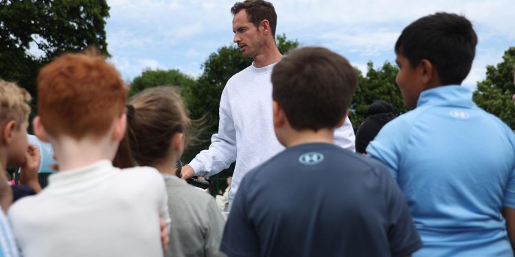 murray wants to shield kids from damaging social media