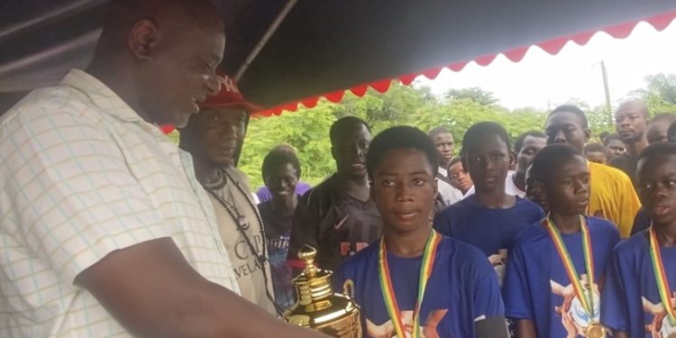 musah mohammed donates jerseys and footballs to youth teams in nkawkaw