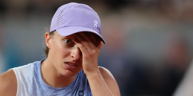 sabalenka takes out swiatek to reach french open final
