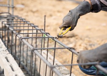 Shrinking to increase: The economic and structural risks with decreasing building material sizes