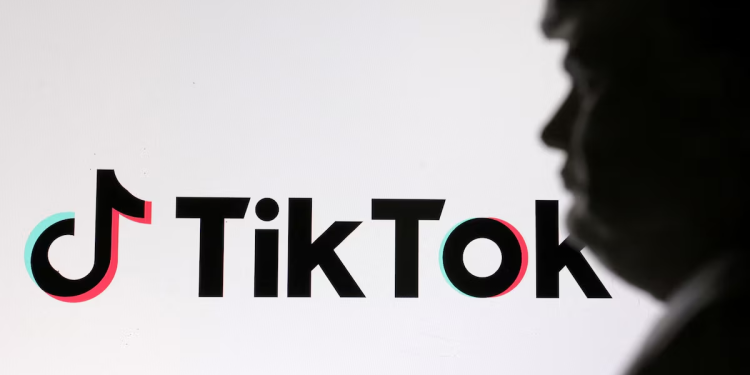 trump says he has a group of very wealthy people to buy tiktok