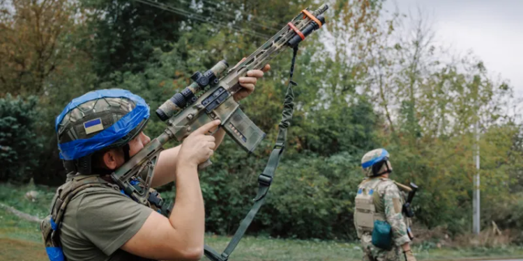 ukraine still holds ground inside russias kursk commander says