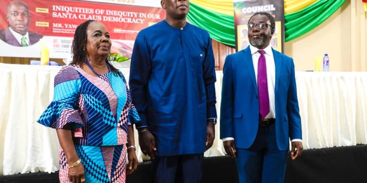 yaw nsarkoh decries decline in media standards