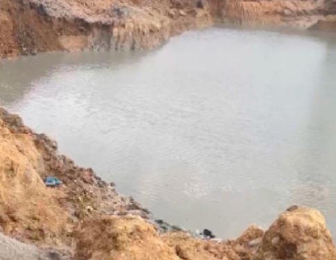 20 illegal miners perish in a caved mine at akyem wenchi