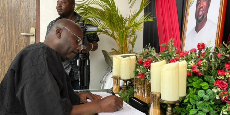 bawumia leads npp delegation to commiserate with late ernest kumis family
