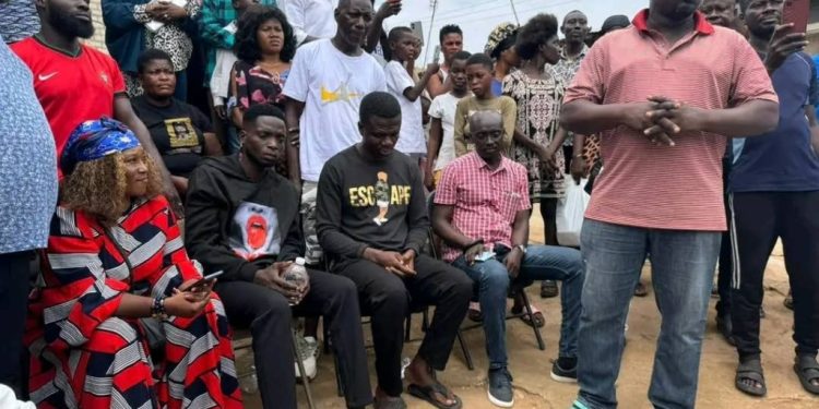 bawumia visits assault victims in ablekuma north rerun pledges support