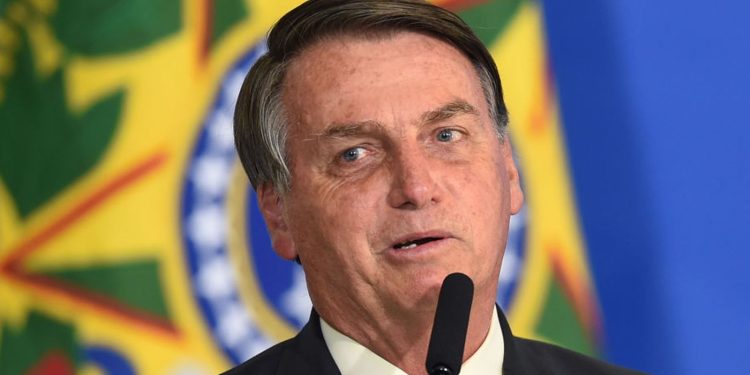 brazilian supreme court justice threatens to arrest bolsonaro
