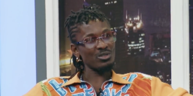 i dey worry but hammer still works with me tinny on his creative bond with legendary producer