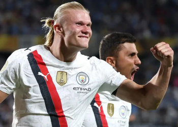 Man City agree record 10-year kit deal worth £1bn