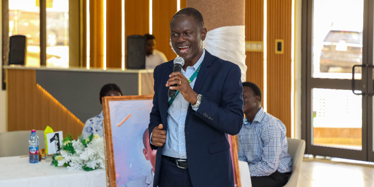 registrar andrews boateng honoured as he retires from knust