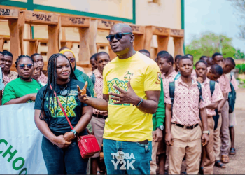 TOSA Y2K alumni donates 105 mono desks to Tema Secondary School