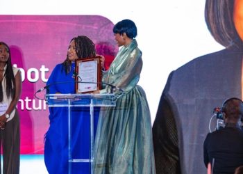 Diane Abbott honoured with Woman of the Century award at Women of Valour 2026