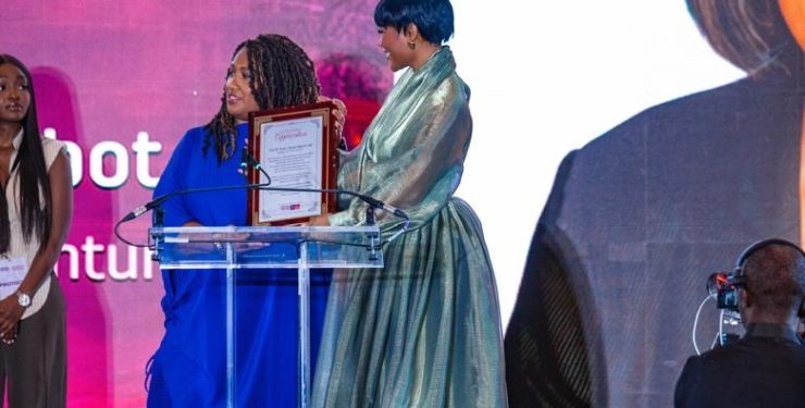 diane abbott honoured with woman of the century award at women of valour 2026