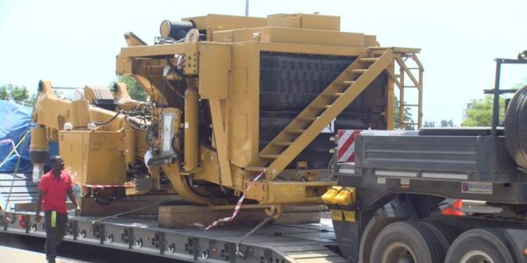 e dispatches 30 heavy duty equipment to site