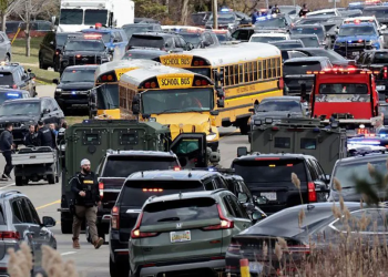 Suspect dead after ramming vehicle into Michigan synagogue
